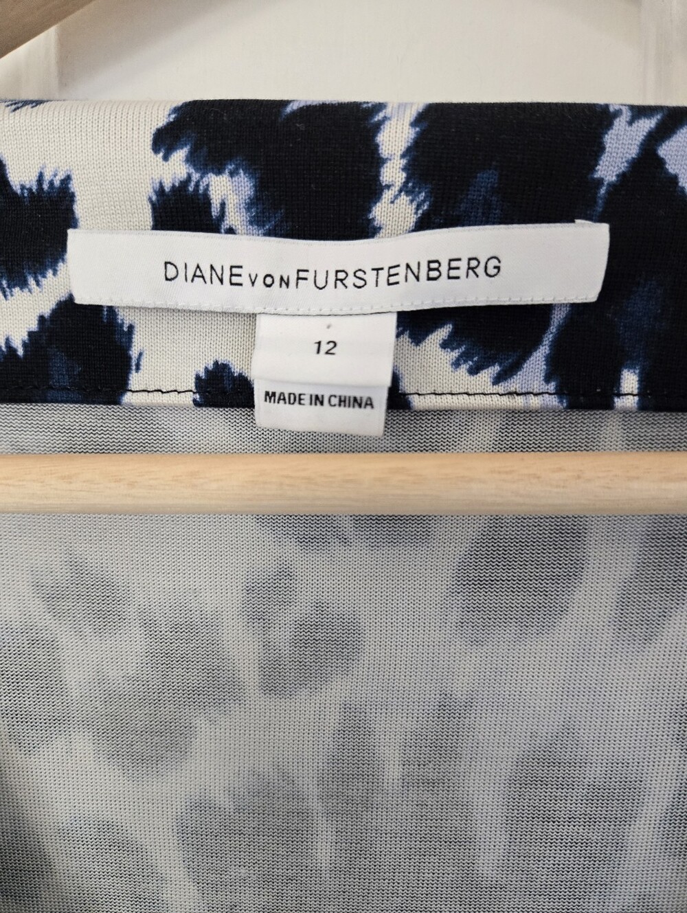 Diane Von Furstenberg DVF New Julian Silk Jersey Wrap Dress Size 12 Snow Cheetah - Picture 7 of 15